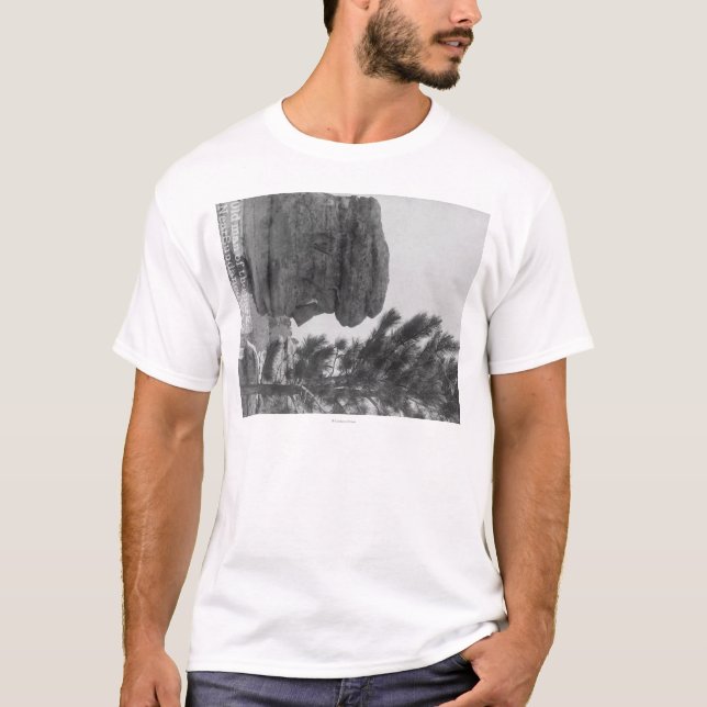 "Fotograferar gamal man" av parkera nära Sundance T Shirt (Framsida)
