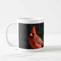 Fotografering av röd kardinalfågel kaffemugg