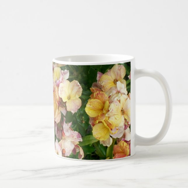 Fotografi av Creamy Rosa Wallblommor Kaffemugg (Höger)