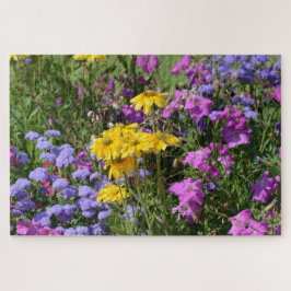 Fotografi av en massa vackra blommor av färgad pussel