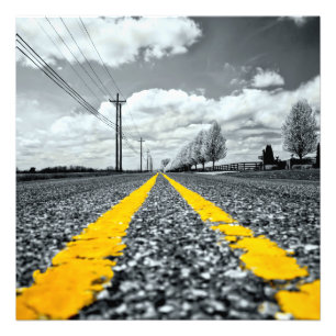 Fotografi av Kreativet gult Asphalt Highway Road