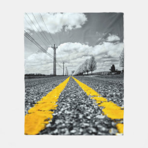 Fotografi av Kreativet gult Asphalt Highway Road Fleecefilt