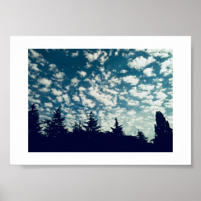 Fotografi av moln och skuggor Blå himmel Färg Poster (Framsidan)