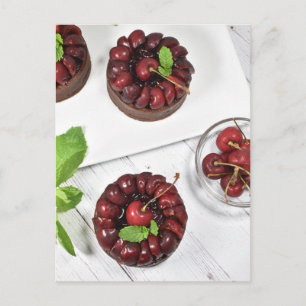 Fotografi Chocolate Cherry Tartlets Vykort