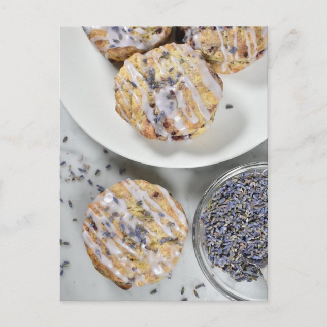 Fotografi Lavender Blueberry Scones Tea Vykort (Framsida)
