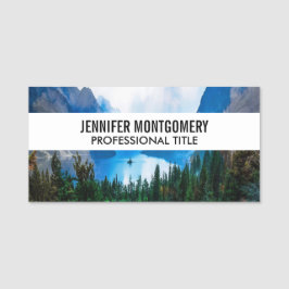 Fotografi över bergsområden i Rustic Land Namnbricka