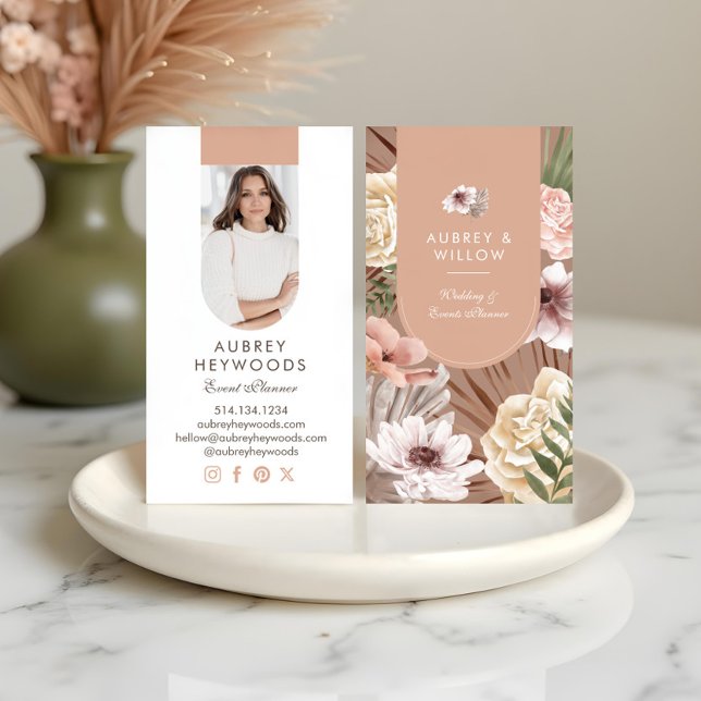 Fotografi över den moderna Chicen Bohemian Waterco Visitkort (Modern Chic Bohemian Watercolor Florals Photo Arch Business Card)