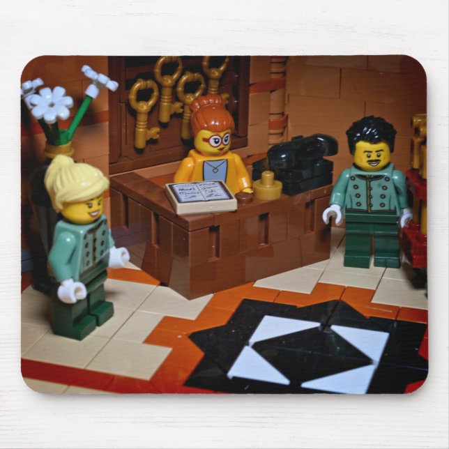 Fotografi över lycklig Hotel Leksak Musmatta (Framsidan)