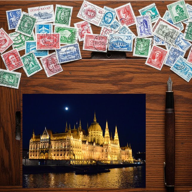 Fotografi över parlamentets byggnad i Budapest Vykort (Skapare uppladdad)