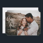 Fotografifoto av fototyp med fototyp bröllop i fot spara datumet<br><div class="desc">Fotofotot av den geometriska blommigten bröllop sparar datumet. Lila,  nyp,   och grönt. Modern tar över bröllop med manuskript.</div>