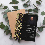 Fotografiinbjudan till Black guld<br><div class="desc">En modern elegant och inbjudan. En svart bakgrund dekorerad med faux guld konetti. Anpassa och lägg till bild,  närmare uppgifter om namn och party. Vit text. 1 lakan = 1 inbjudan tryckt kant till kant.</div>