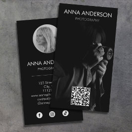 Fotografimoderna media i Lodrät QR-kod Social Visitkort