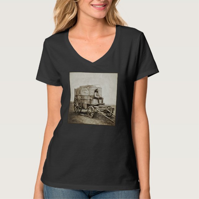 Fotografivagn av Roger Fenton Photo Realism T Shirt (Framsida)