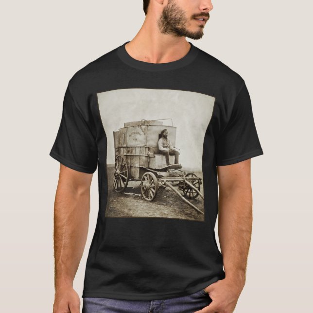 Fotografivagn av Roger Fenton Photo Realism T Shirt (Framsida)
