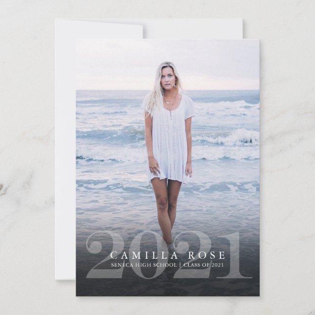 Fotoinbjudan 2021 Studenten i fetstil Inbjudningar (Framsida)