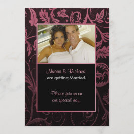Fotoinbjudan till Black & Raspberry Damask Inbjudningar
