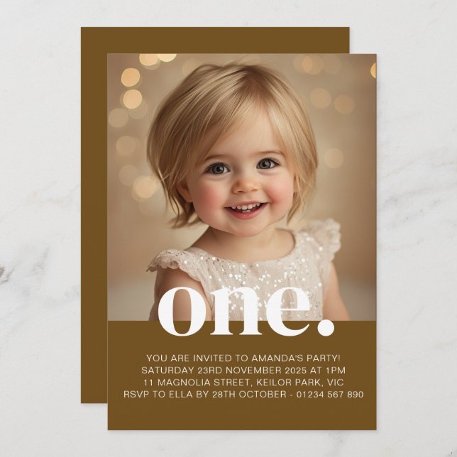 Fotoinbjudan till Caramel Brown första födelsedage Inbjudningar (Fram/baksida)