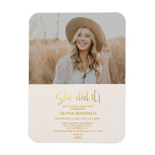Fotoinbjudan till Modern Guld Script Grad Party M Magnet