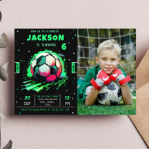 Fotoinbjudan till nyfödelsedag för fotbollsspelare