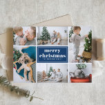 Fotokollage för marint blått Retro God jul Helgkort<br><div class="desc">God jul! Skicka dina semesterhälsningar till familj och vänner med det här anpassadet julkort. Den har retrotypografi och en fotokollage-mall. Anpassa det här fotokollage-julkortet genom att lägga till information. Det här marinblåa julkortet finns i andra färg och på andra kartonger. Matchande objekt är tillgängliga.</div>