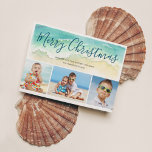 Fotokort för Beach Vacation God jul Julkort<br><div class="desc">Skicka varma årshälsningar med det strandtemade julkortet. Kustens fotokort har en vattenfärgad våg i havets grönt på en sandstrand. Skriptletten vid påfyllnaden lyder "God jul" i en söt blå grönt i färg. Tre foton placeras under den målade vågen. Om du vill anpassa dig lägger du till namnen och tre favoritfoton....</div>