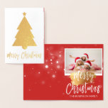 Fotokort för guldfetter i God jul Träd Folierat Kort<br><div class="desc">Gold Foil Julgran Red Hand skrev ut softoportet. Bilden och texten på det här julkortet kan uppdateras och anpassas med ditt foto och namn. Det här kortet visningar ditt namn på insidan av guldjulkortet.</div>