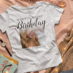 Fotominnesmärke för Himmelska lycklig-födelsedag T Shirt<br><div class="desc">Memorial "LYCKLIG HIMMELSK BIRTHDAY",  minnesskjorta,  gör perfekten hyllning till kärlek. Med talesättet "himmelsk födelsedag i lycklig",  ett foto,  namn och födelse/död data,  över en vit bakgrund. Teckensnitt stilar,  storlekt och färg kan ändras genom att klicka på den anpassade länken efter anpassning.</div>