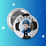 Foton för fotboll Boll Barns födelsedag Knapp<br><div class="desc">Fotopnappen Foton för fotboll i Barns födelsedag vid fotboll.Knappen Fotboll för fotboll vid fotboll med anpassningsbar. Lägg till foto,  namn och ålder.</div>