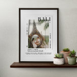 Fotoögonblicksbild | Modern Travel Travel Keepsaké Poster<br><div class="desc">Omvandla dina favoritreseminnen till ett modernt mästerverk med den här journalistiskt inspirerade bildkeepausen. Perfekt för att hedra minnet av resor, poster den här tidskriften-stil att visa dina mest omhuldade reseplikar med en elegant, redaktionell och inspirerad layout. Med en ögonblicksbild av anpassningsbarna från äventyr frammanar designen det tidslösa estetiska med ett...</div>