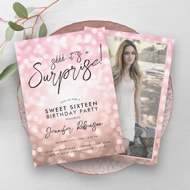 FotoöverraskningsSverige Ro 16, Modern Guld Ljus 1 Inbjudningar (Modern Rose Gold Lights Photo Surprise Sweet 16 Invitation)