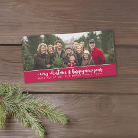 Fotopanoramisk för stor familj - minimal - djup rö julkort<br><div class="desc">Vintage Red Play Mönster på baksidan - Ett enkelt,  minimalistiskt Julhälsningar med ställe för ett stort gruppfoto eller ett panoramafoto. Minimal design med modern kalligrafi.</div>