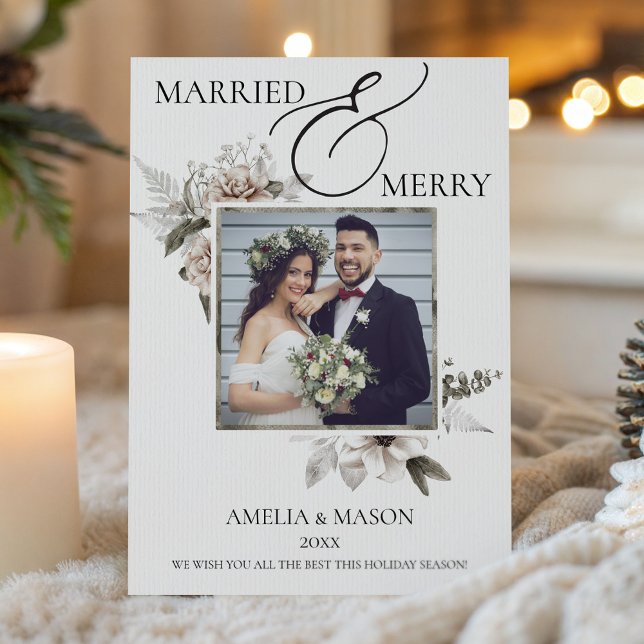 Fotopräst och kvickt julkort för vattenfärg inbjudningar (Photo Married & Merry Floral Watercolor Christmas Card for Your First Christmas as a Married Couple!)