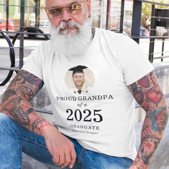 Fotoproud Grandpa från 2023 Student T Shirt (Skapare uppladdad)
