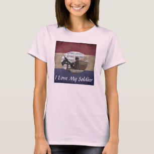 Fotoramen älskar jag mitt soldatanpassningsbarfot t-shirt