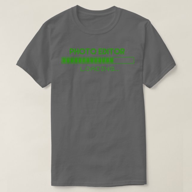 Fotoredigeraren läser in t shirt (Design framsida)
