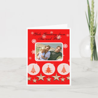 Fotoröd julgranar i familjen kort