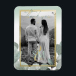 Fotot Eucalyptus bröllop Tack Magnet<br><div class="desc">Eucalyptus bröllop Tack magnet med ett pars foto. Eucalyptus, sage, faded emerald grönt, dammig blå grey gräns med elegant, modern, enkel guld foil ram och enkel kalligrafi av elegant. (löven av eukalyptus i utformningen är manipulerade foton.) Den här bröllop-designen ingår i min samling Eucalyptus Bröllop som omfattar: bröllopsinbjudan, Spara datumdesignen,...</div>