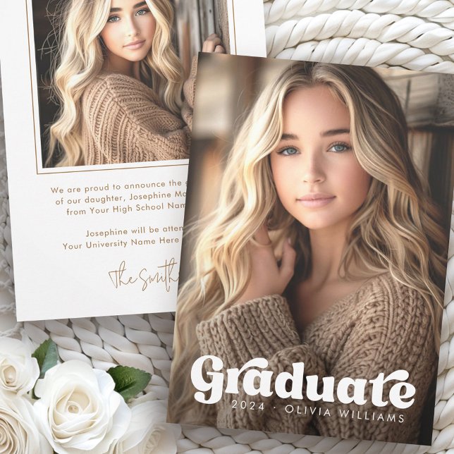 Fotovit retro grad studenten meddelande (Photo white retro grad graduation announcement)