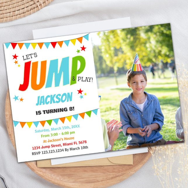 Fotovita jump Birthday-inbjudningar Inbjudningar (Photo White Jump Birthday Invitations)