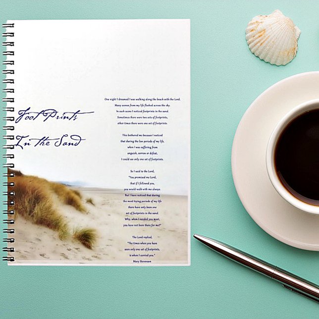 fotspår i sanden anteckningsbok (Skapare uppladdad)