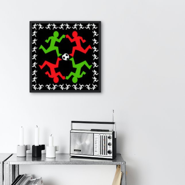 Fotspelare som går till Boll Mönster Small Poster (Skapare uppladdad)