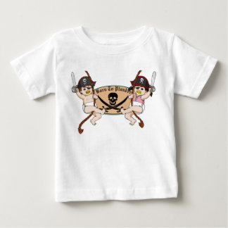 Fött att plundra - babyen piratkopierar att svänga t shirt