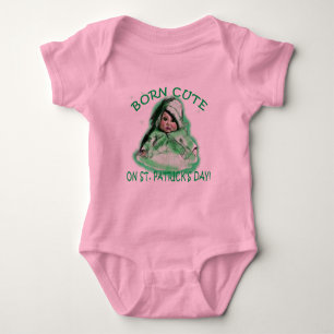 Fött gulligt på Sts Patrick dag Tee Shirt