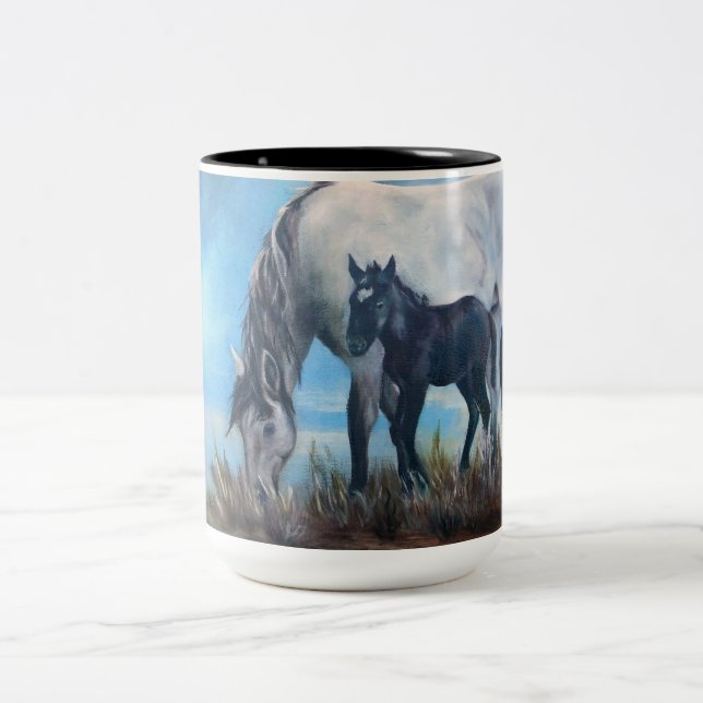 "Fött på mugg för kaffe för gryning" vildhäst (Center)