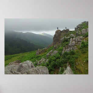 Fotvandra i de Pyrenees bergen Poster