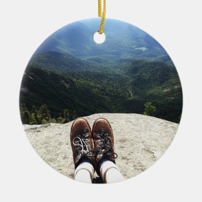 Fotvandra överst av världen (version 1) julgransprydnad keramik (Framsidan)