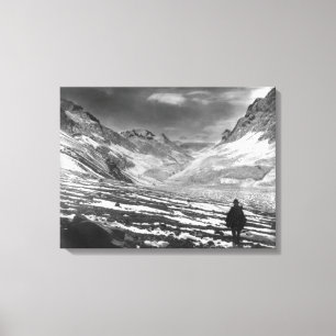 Fotvandrare i den Aconcagua dalen i chilien Canvastryck