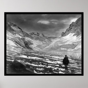 Fotvandrare i den monteringsAconcagua dalen i Poster