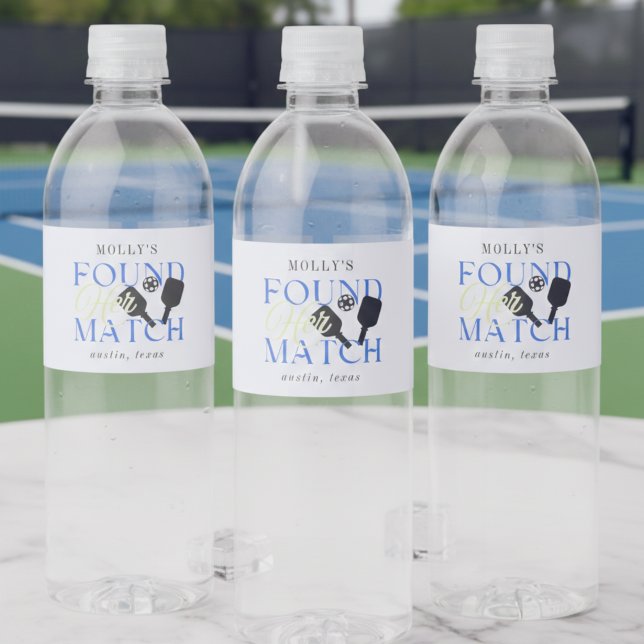 Found Her Match Pickleball Sporty Bachelorette Vattenflaskor Etikett (Found Her Match Pickleball Sporty Bachelorette Water Bottle Label)