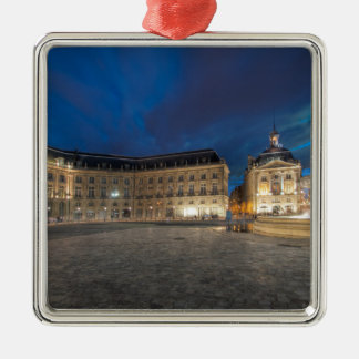 Fountain in the Place of the Bourse Julgransprydnad Metall